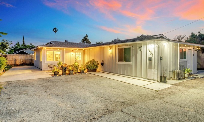 El Monte House | Spacious 3B2B Family Home Close to LA Top Attractions