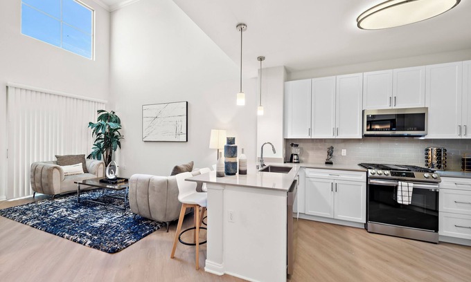 Tustin Apartment | Spacious 3bedroom 4 Bed apartment + resort style amenities near Shopping/Disney