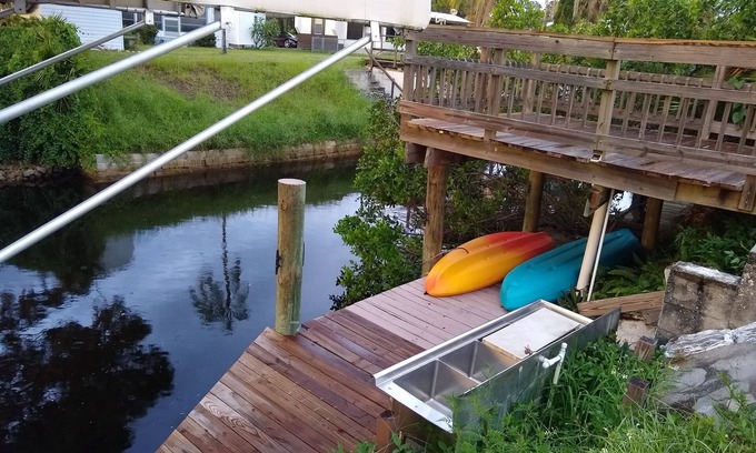 Englewood South House | Spacious 3BR/2Bath home on a canal in Paradise!