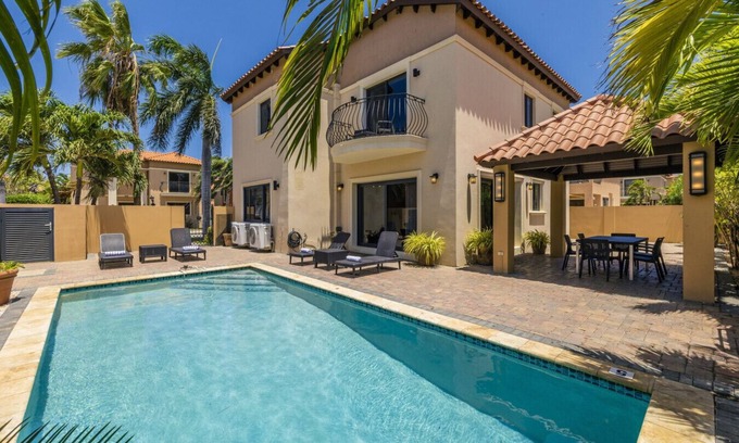 Gold Coast House | Spacious 3BR/3BA Villa with Relaxed Luxury Vibes at Diamante 159 by Bocobay