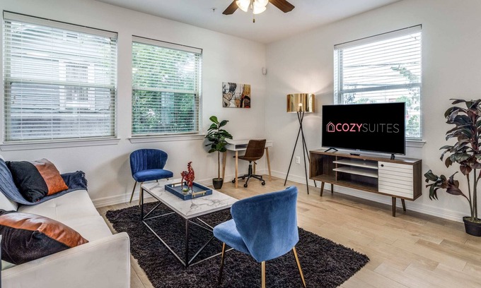 North University Apartment | Spacious 3BR CozySuites in Central Austin by UT 03