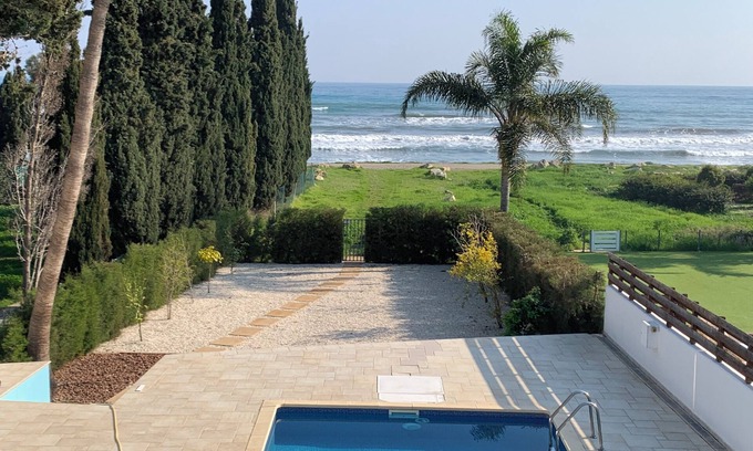 Pervolia House | Spacious 4-bedroom villa in quiet Perivolia Larnakas