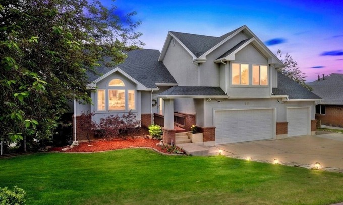 North Ogden House | Spacious 4 BD Mtn. Retreat with Stunning Views, Hot Tub, 75” TV, Kids Gym