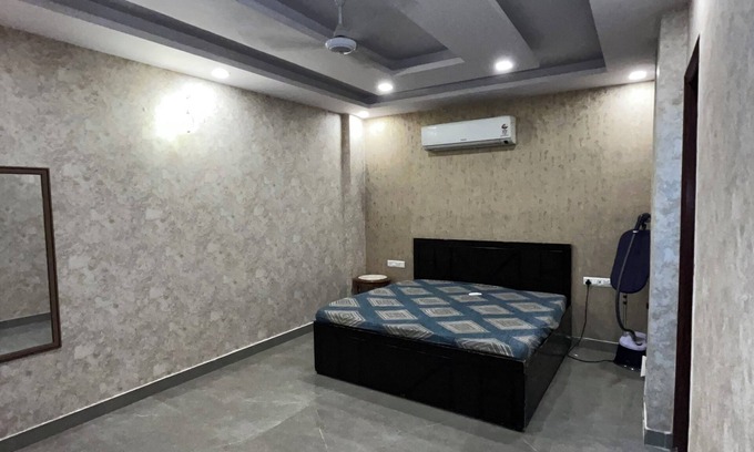 South West Apartment | Spacious 4-bedroom apartment in lovely Delhi