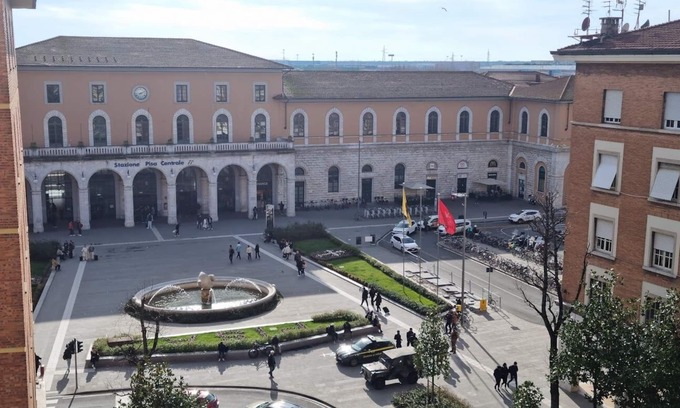 Pisa City Centre Apartment | Spacious 4-bedroom apartment with WiFi, AC in beautiful Pisa