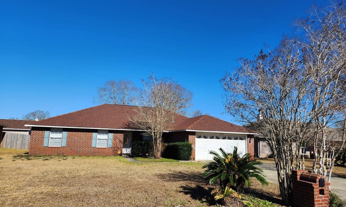 Florida Panhandle House | Spacious 4-bedroom house in charming Cantonment with WiFi, AC