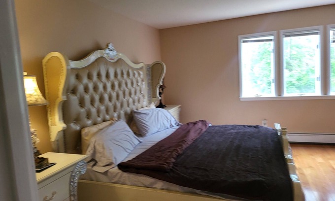 Bay Shore House | Spacious 4-bedroom house with WiFi, fitness room in amazing Bay Shore