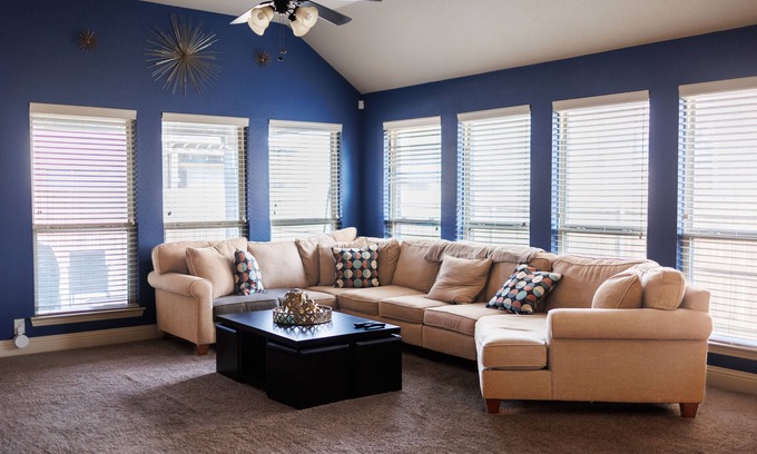 Mansfield House | Spacious 4 bedroom home full of amenities