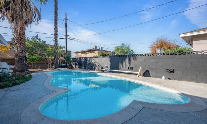 Redlands House | Spacious 4-bedroom house in gorgeous Redlands with Pool& BBQ
