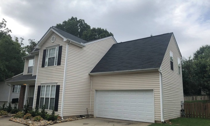 Greer House | Spacious 4-bedroom house in Greer