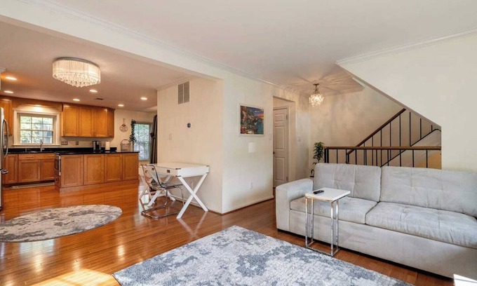 Oakton House | Spacious 4-bedroom townhome in Oakton with AC, WiFi