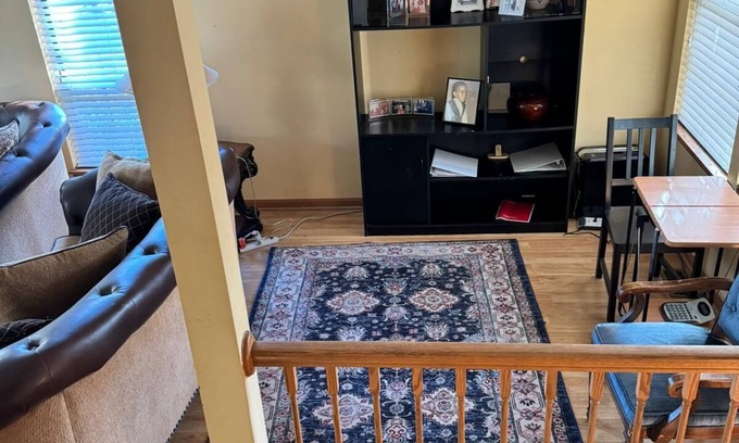 Bloomingdale House | Spacious 4-bedroom townhome with fitness room, WiFi in awesome Hanover Park