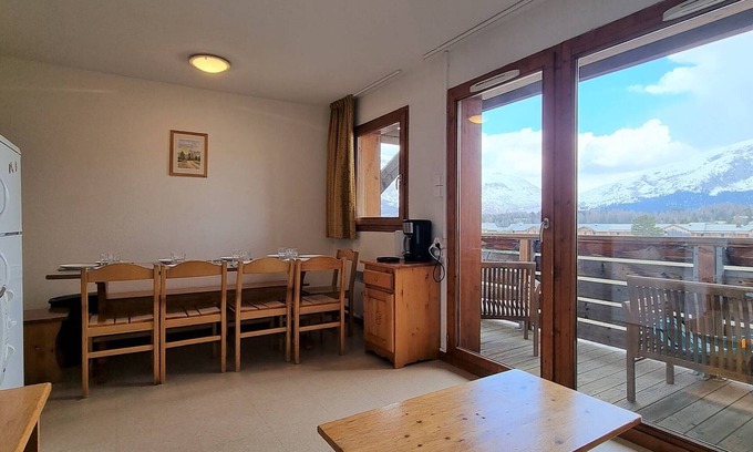 Saint-Etienne-en-Devoluy Apartment | Spacious 4-Room Apartment for 10, Steps from Le Jas Lift, SuperDévoluy