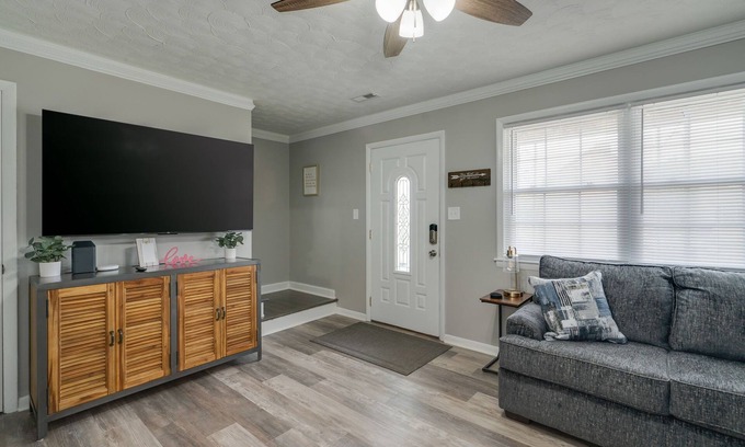 Newport News House | Spacious 4BR, 2.5BA – Prime Shipyard Location!