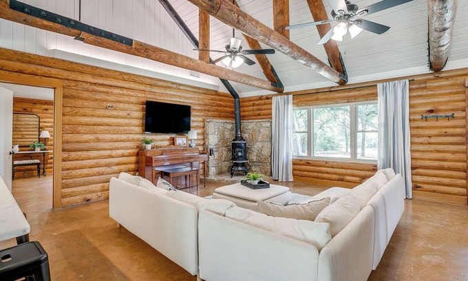 Weatherford House | Spacious 4BR Cabin Retreat w/Modern Upgrades, Peaceful Trees & Near Lake