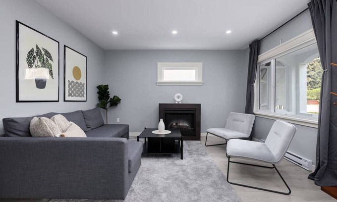Marpole House | Spacious 4BR Retreat near YVR and DT