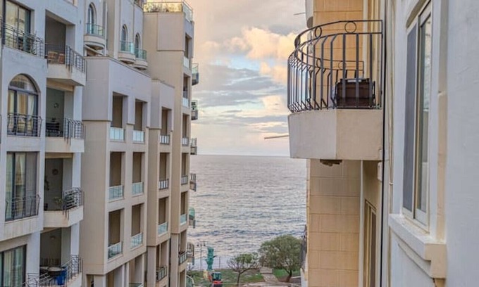Sliema Apartment | Spacious 4BR Stay in Sliema’s Best Location!
