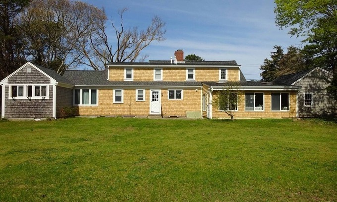 West Yarmouth House | Spacious 4BR - Stroll to Seagull Beach (1573)