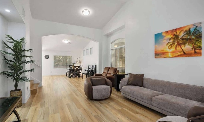 Spring Valley House | Spacious 4BR Vegas Home with Piano