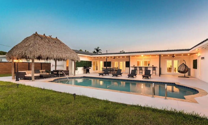 Washington Park Villa | Spacious 5.5 bedroom 4 bath villa, heated pool!