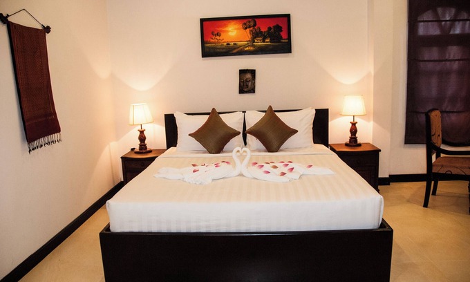 Sangkat Sla Kram House | Spacious 5-bedroom house with private pool