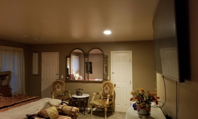 Huntington Station House | Spacious 5-bedroom house with AC and room in charming Huntington/Dix Hills