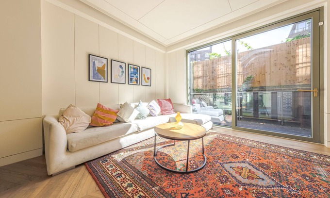 Haverstock House | Spacious 5 bdrm townhouse in Camden