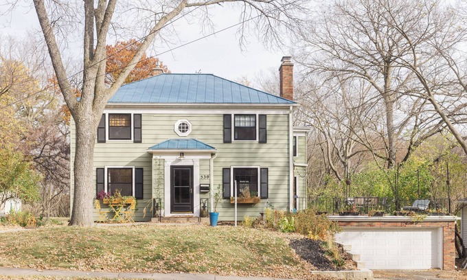 Ames House | Spacious 5-bedroom house in peaceful Ames neighborhood just steps from campus.