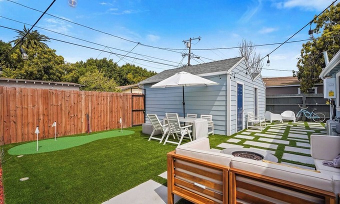 Los Angeles House | Spacious 5-bedroom Property with Private Outdoor Space + Putting Green