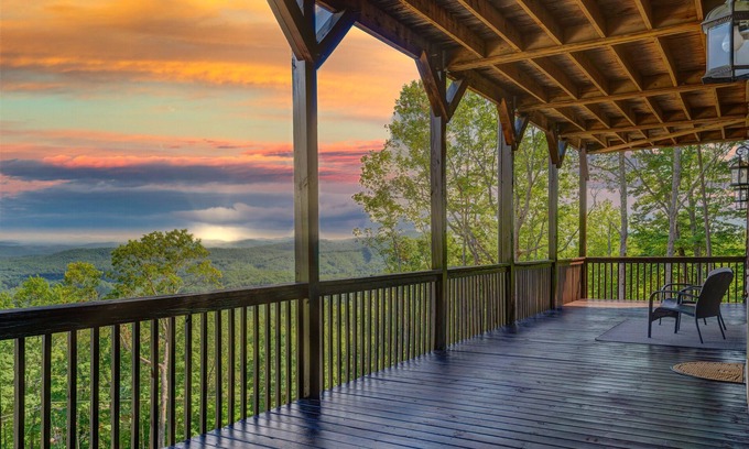 Indian Rock Springs Cabin | Spacious 5 BR Cabin Stunning Mountain View w HOT TUB