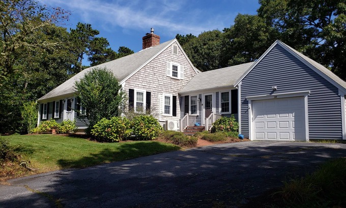 South Orleans House | SPACIOUS 5 BR SOUTH ORLEANS HOME NEAR BEACHES, GOLF & MORE IN BEAUTIFUL CAPE COD