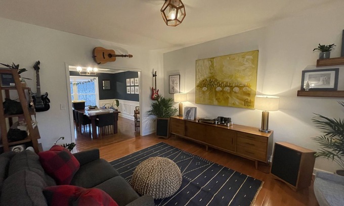 Saratoga Springs House | Spacious 6 bedroom, 3.5 bathroom home just 10 minutes from the race track!