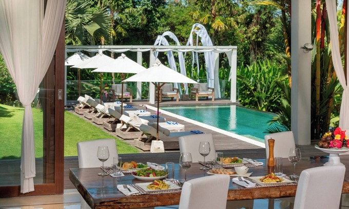Padonan Villa | Spacious, 6-Bedroom Family Villa in Canggu