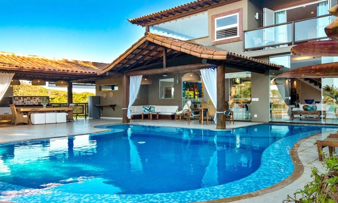 Village da Ferradura Villa | Spacious 6 bedroom mansion with pool - Buz006