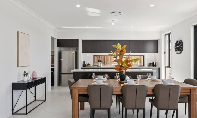 Victoria Point Apartment | Spacious 6BR Home Near Beach in Victoria Point