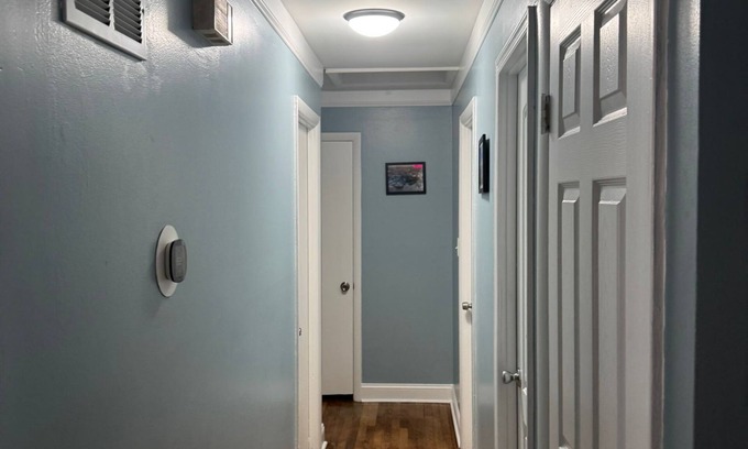 Suitland House | Spacious 7-bedroom house in enchanting Camp Springs with AC, WiFi