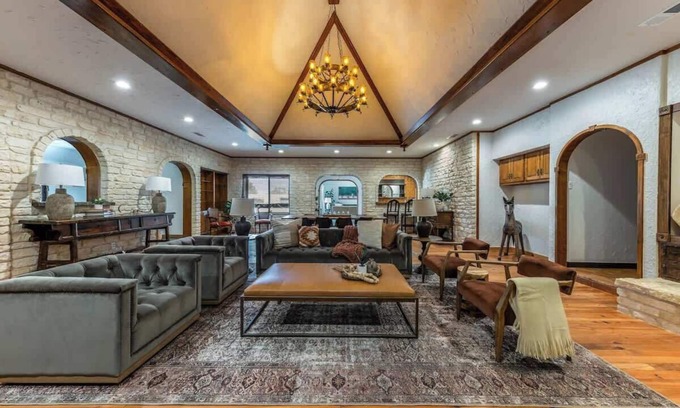 Gonzales House | Spacious 90 Acre Ranch, Ideal for Families, Reunions, Events, Sleeps 13