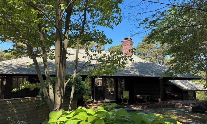 Wellfleet House | Spacious, Air Conditioned Modernist Gem: Ideal for multi-generational vacation.