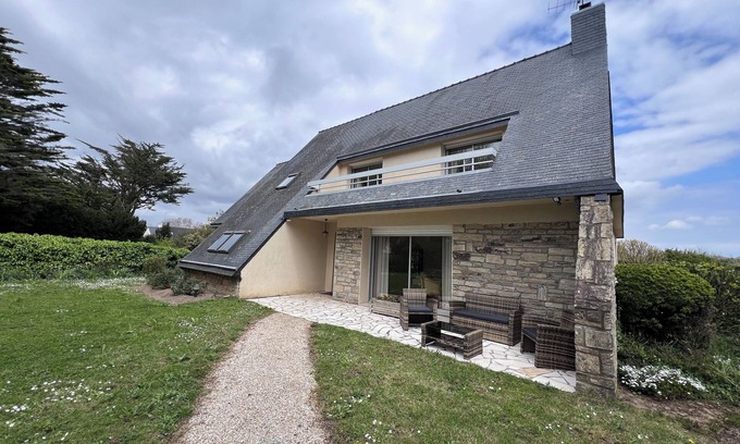 Kerherou House | Spacious and comfortable house 2 minutes from the beach and coastal paths