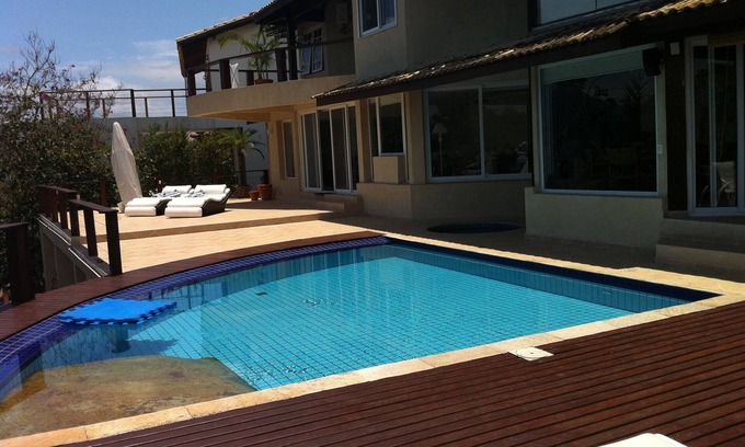 Sao Pedro House | Spacious and comfortable house in Ilhabela with stunning view of the sea