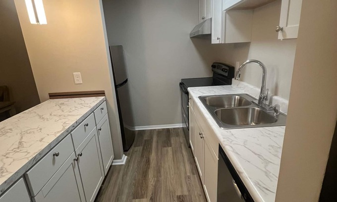 Huntsville Apartment | Spacious and Fully Renovated 2 BR, 1 RR