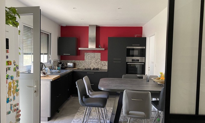 Sainte-Soulle House | Spacious and pleasant family home