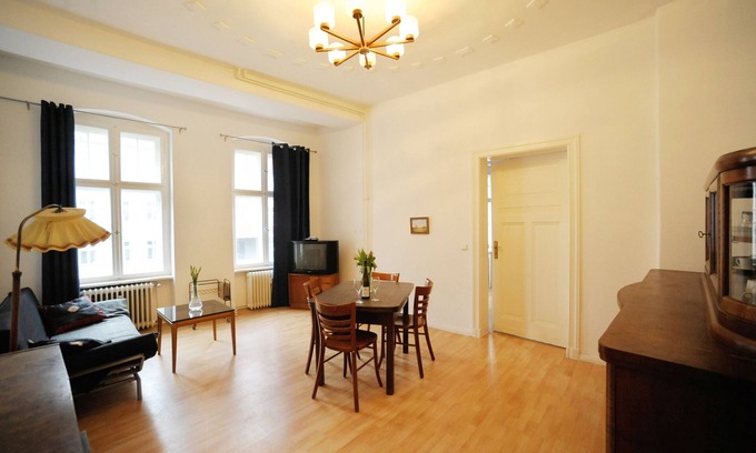 Gesundbrunnen Apartment | Spacious and Renovated Pre-War Apartment With a New Bath and 2 Balconies