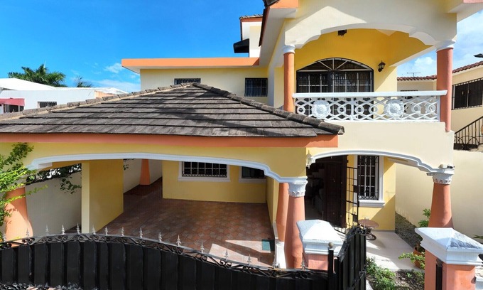 Barrio Las Yaguitas Villa | Spacious and secure villa 5 minutes from the beach
