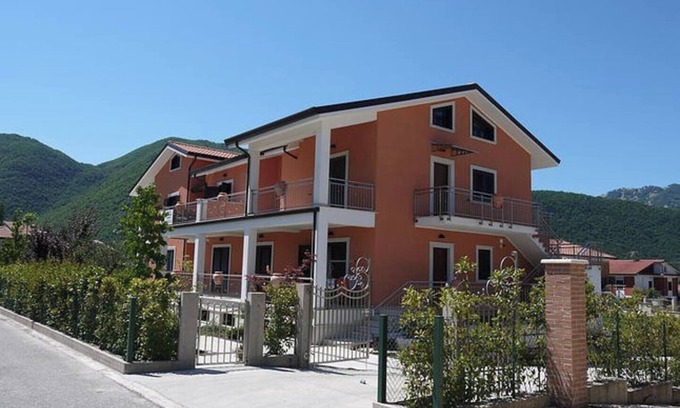 Villa Latina Apartment | Spacious Apartment Sleeps 6 Tranquil Surroundings