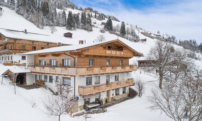 Wildschoenau Apartment | Spacious apartment not far from the ski area