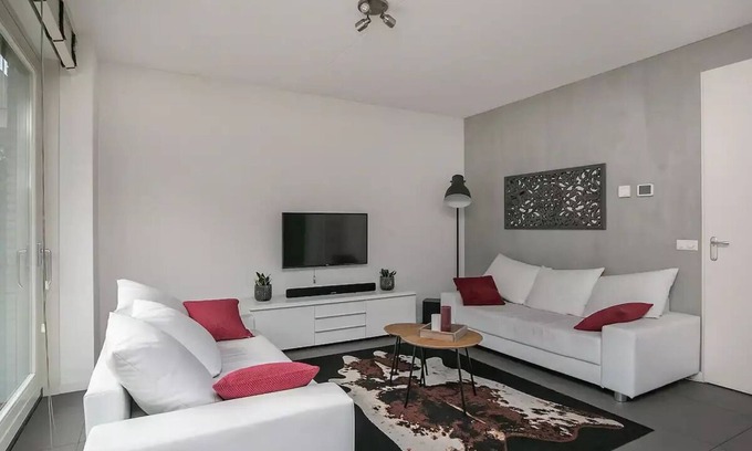 Moordrecht Apartment | Spacious apartment in a relaxing landscapen