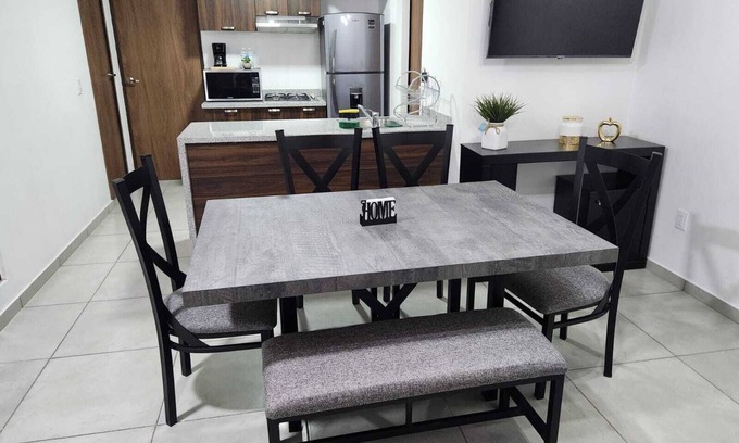 San Juan de Dios Apartment | Spacious apartment with pool, gym, terrace, parking and security.