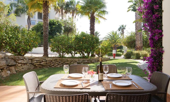 Porto de Mos Apartment | Spacious Apartment near Porto de Mos Beach, Lagos.