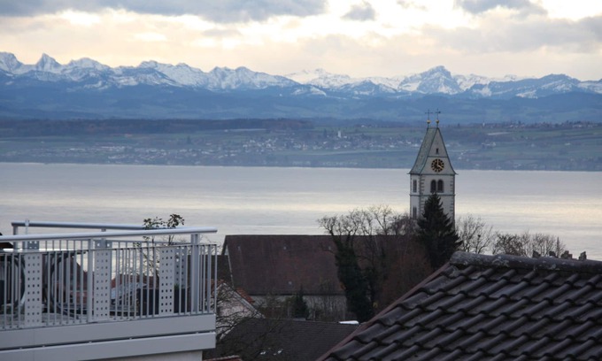 Meersburg Apartment | Spacious apartment with stunning views of Lake Constance and the mountains